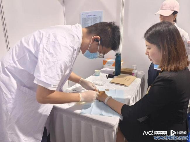 航展上最酷的是看守安全的武警官兵 安全保险穷力尽心